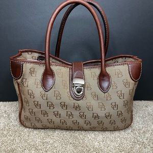 Dooney & Bourke
